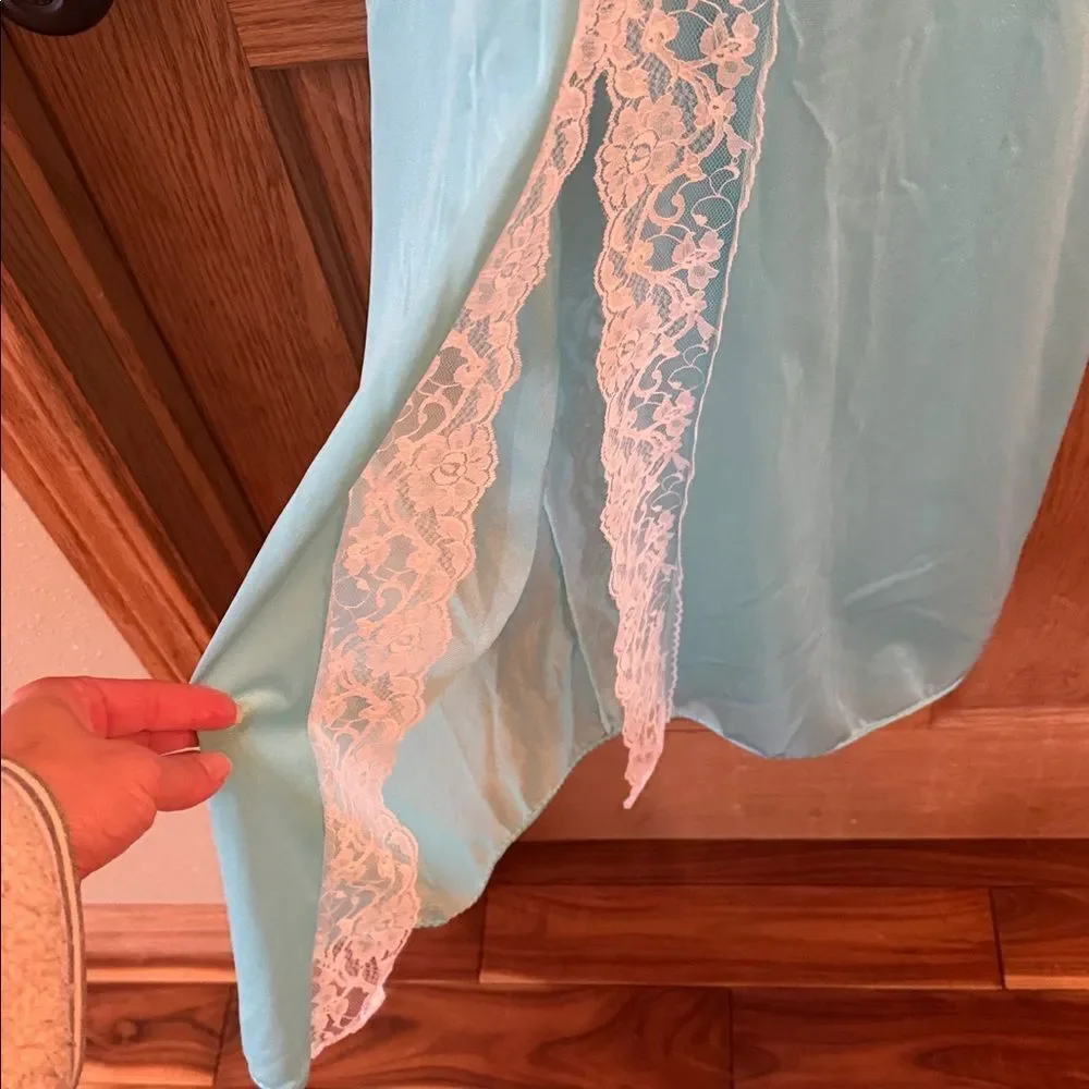 VINTAGE Aqua Blue Nylon Lace Nightgown Keyhole Front 1960s 1970s  Lingerie Small - Picture 4 of 10